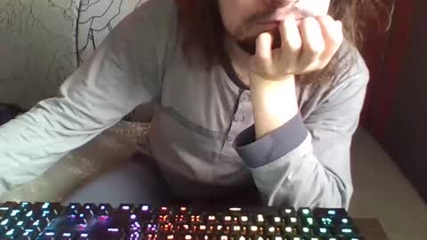 Snapshot of shalalatralala chatting on December 7, 8:00 am Shalalatralala SF online show from December 7, 8:00 am