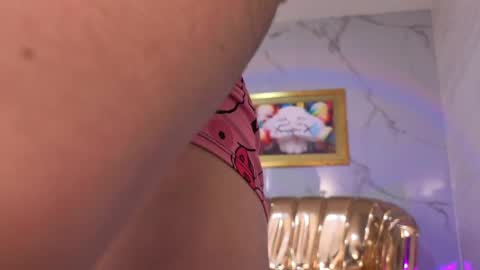 Snapshot of shalon_diaz_sub chatting on May 9, 8:25 pm Shalon online show from May 9, 8:25 pm