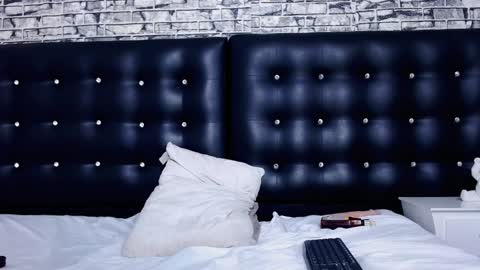 Catalina online show from January 19, 4:46 pm