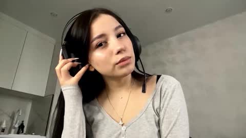 Viola online show from November 29, 7:22 am