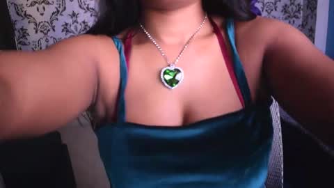 Snapshot of shanaya_indian chatting on January 19, 4:33 am shanaya indian online show from January 19, 4:33 am