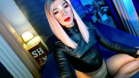 MISS SHANE online show from November 15, 6:37 pm