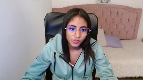 shanelle online show from January 30, 9:04 am