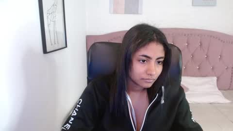 shanelle online show from October 18, 3:09 am