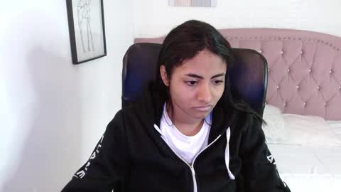 shanelle online show from November 1, 3:08 am