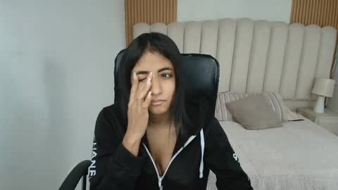 shanelle online show from April 8, 3:06 am