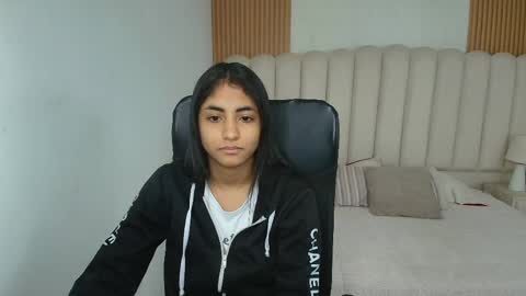 shanelle online show from April 13, 3:01 am