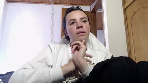 Snapshot of shanel_lozano chatting on October 2, 7:43 pm shanel_lozano online show from October 2, 7:43 pm