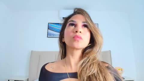 Snapshot of shanell_rousex chatting on December 2, 4:35 pm Shanell online show from December 2, 4:35 pm