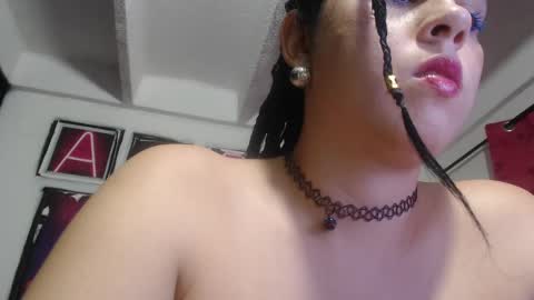 Snapshot of shanellmoore chatting on December 22, 11:09 pm Shanell Moore online show from December 22, 11:09 pm