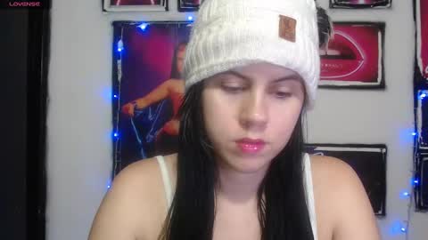 Snapshot of shanellmoore chatting on February 9, 2:28 am Shanell Moore online show from February 9, 2:28 am