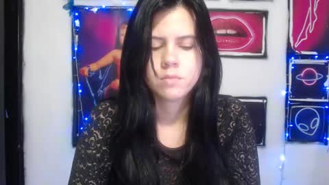 Snapshot of shanellmoore chatting on February 13, 9:41 am Shanell Moore online show from February 13, 9:41 am