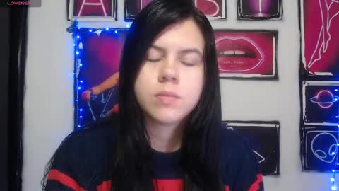 Snapshot of shanellmoore chatting on March 5, 10:44 am Shanell Moore online show from March 5, 10:44 am