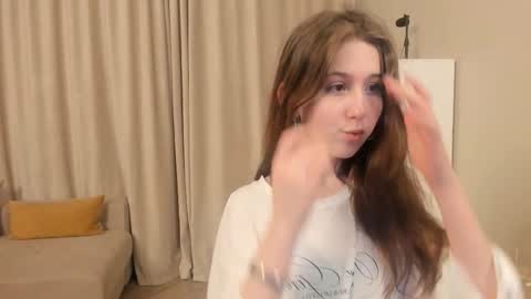 Snapshot of shanellwreath chatting on February 16, 5:09 pm me name is Mia online show from February 16, 5:09 pm