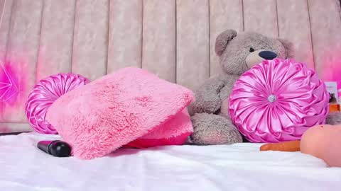 Shanel online show from December 11, 4:20 pm