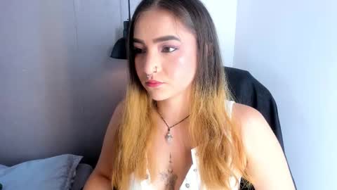Snapshot of shanntal__ chatting on October 6, 7:33 pm Shanntal online show from October 6, 7:33 pm