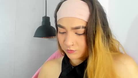 Snapshot of shanntal__ chatting on October 17, 2:19 pm Shanntal online show from October 17, 2:19 pm