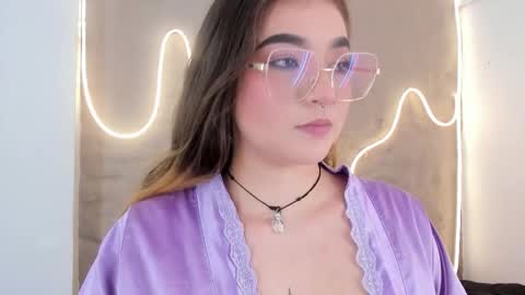 Shanntal  online show from February 19, 7:54 pm