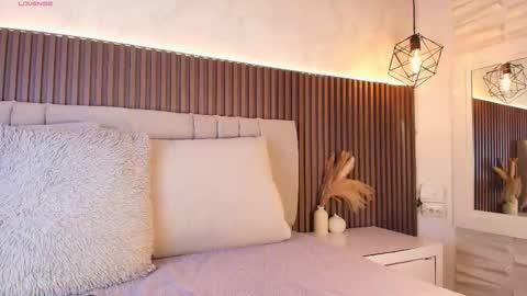 SHANON online show from December 3, 7:12 pm