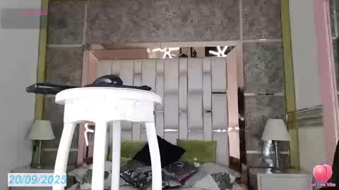 Snapshot of shantal_chocolet chatting on September 20, 2:18 pm Shantal Chocolet online show from September 20, 2:18 pm