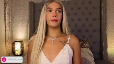 Shantal Jones online show from October 1, 9:54 pm