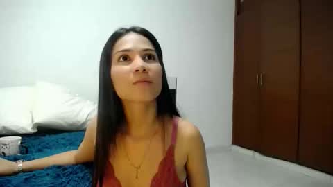 Snapshot of shantalkimberly chatting on November 1, 11:51 pm maria online show from November 1, 11:51 pm