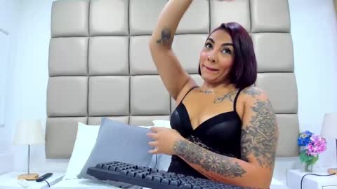 shantalltorres online show from October 4, 11:19 am