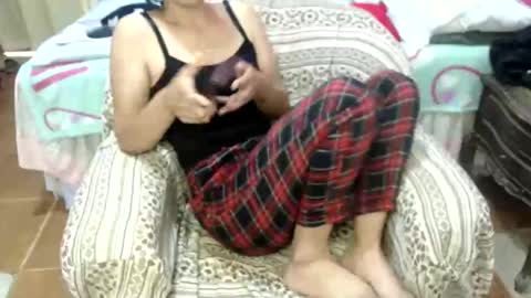 shanyflores5 online show from April 23, 12:04 pm
