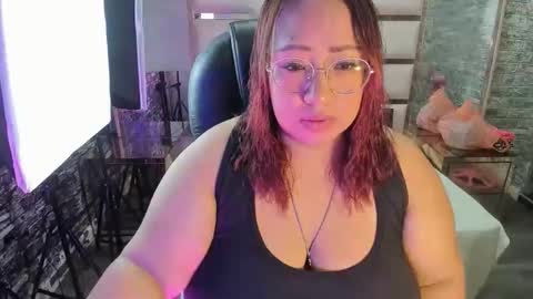 Snapshot of shara_oz chatting on February 25, 3:05 am Shara Oz online show from February 25, 3:05 am