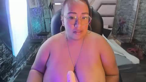 Snapshot of shara_oz chatting on March 2, 5:08 am Shara Oz online show from March 2, 5:08 am