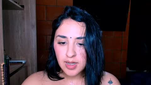 Snapshot of sharain chatting on January 6, 11:52 pm My real name is bella Much Gust online show from January 6, 11:52 pm