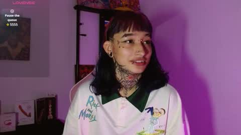 sharaross1 online show from February 27, 11:49 pm