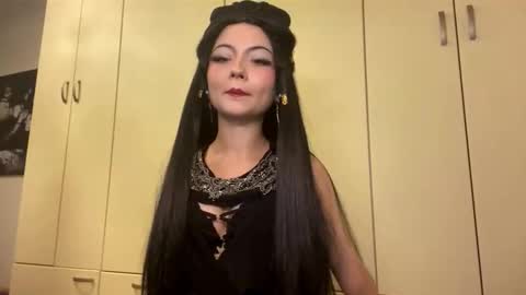 Angie online show from October 18, 6:19 pm