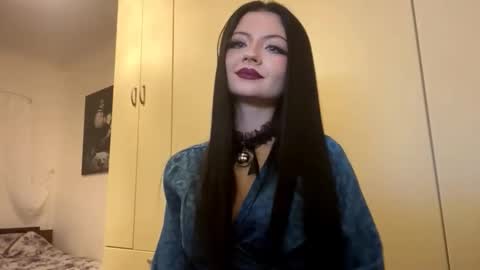 Angie online show from October 20, 5:35 pm