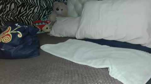 sharlot03 online show from March 10, 11:10 am