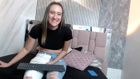 Sara online show from December 5, 11:41 am