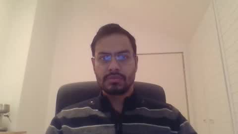 Snapshot of sharmamanxyz chatting on December 5, 7:06 am sharmamanxyz online show from December 5, 7:06 am