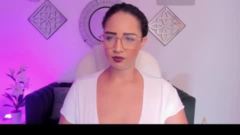 Snapshot of sharon_breezee chatting on October 17, 3:53 am sharon_breezee online show from October 17, 3:53 am