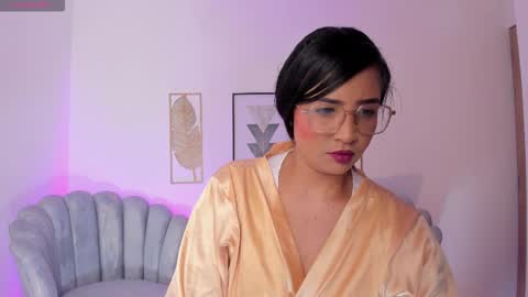 Snapshot of sharon_breezee chatting on November 18, 1:33 am sharon_breezee online show from November 18, 1:33 am