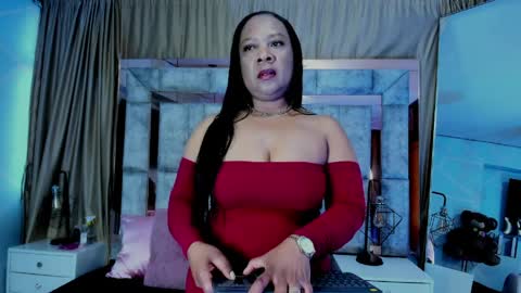 Sharon Noa online show from April 4, 11:29 am