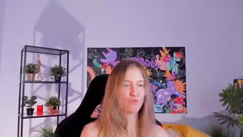 Snapshot of sharonevansi chatting on February 13, 5:01 pm Sharon online show from February 13, 5:01 pm