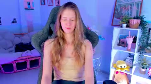 Snapshot of sharonevansi chatting on March 6, 7:21 pm Sharon online show from March 6, 7:21 pm