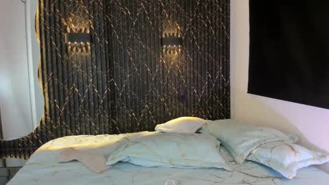 Snapshot of sharonttaylor chatting on November 5, 8:31 pm SHARON TAYLOR online show from November 5, 8:31 pm