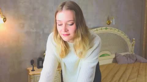 Snapshot of shaunaheiple chatting on November 25, 4:12 am Alexandra online show from November 25, 4:12 am