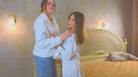 Snapshot of shaunaheiple chatting on November 26, 4:13 am Alexandra online show from November 26, 4:13 am