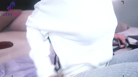 Snapshot of shawn_geni chatting on December 11, 10:16 pm Shawn Geni online show from December 11, 10:16 pm