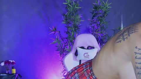 Snapshot of shayblonde chatting on December 11, 11:10 pm shayblonde online show from December 11, 11:10 pm