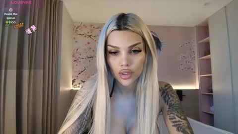 Snapshot of shayblonde chatting on September 23, 7:06 pm shayblonde online show from September 23, 7:06 pm