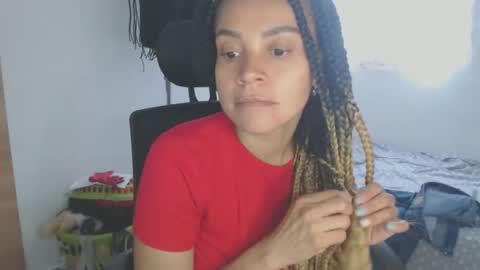 Snapshot of shayna_cute chatting on April 26, 7:44 pm Shayna online show from April 26, 7:44 pm