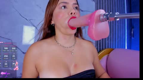 Snapshot of shayra_boobs2 chatting on February 6, 10:29 am shayra_boobs2 online show from February 6, 10:29 am